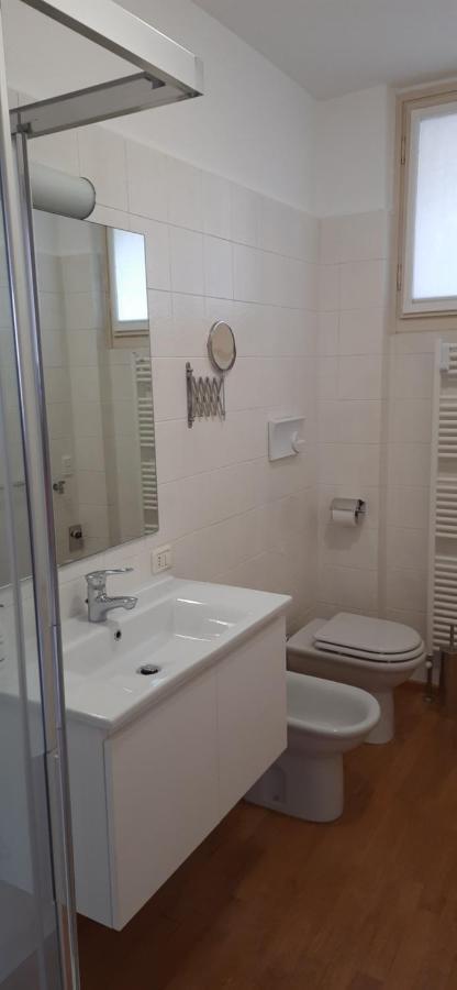 Iseolakerental - Vacanza Romantica Riva di Solto Luaran gambar